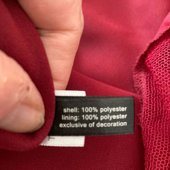 Limited burgundy ballerina skirt w/ netting or tulle at bottom🌹lined - Picture 7 of 9